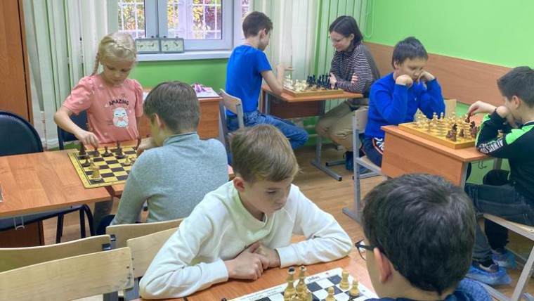 В Солнцево филиал «СДЦ «Радуга» провёл осенний турнир по шахматам.