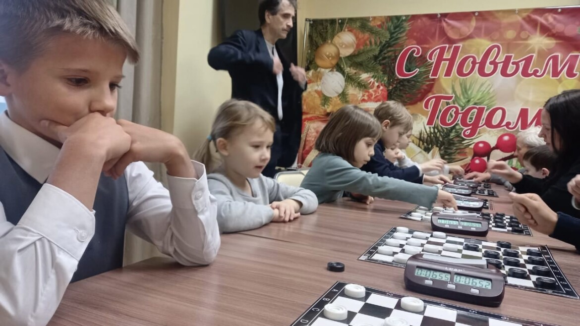 Филиал ЦДСМ «Астра» провел турнир по шашкам.