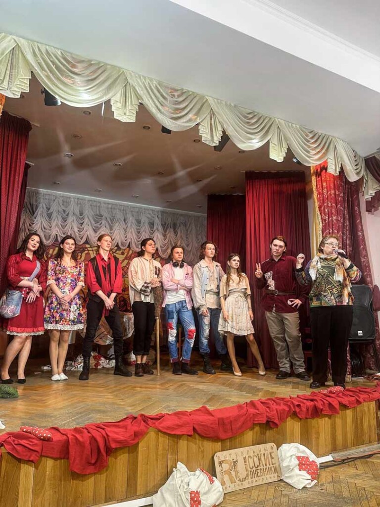 В филиале «ЦДиТ «Огонек» состоялся спектакль профилактического проекта «Московский Трудный театр».
