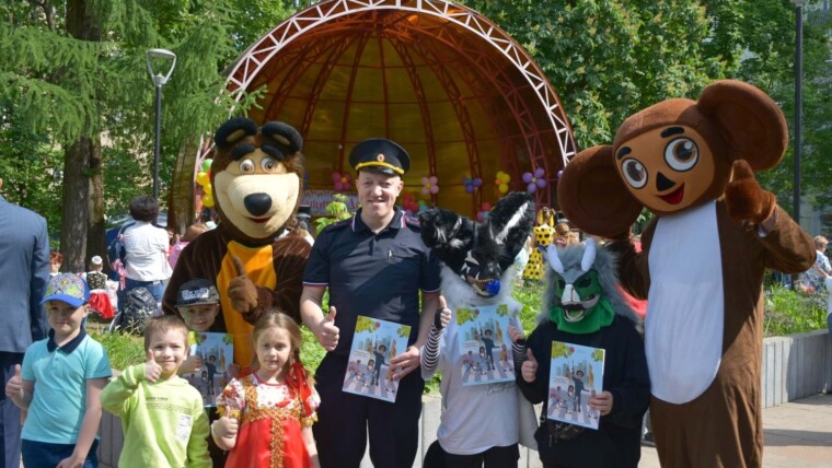 В Московском сквере при участии Госавтоинспекции состоялось мероприятие «Безопасное лето!»