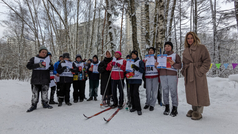 В Крылатском состоялось открытие лыжной трассы.
