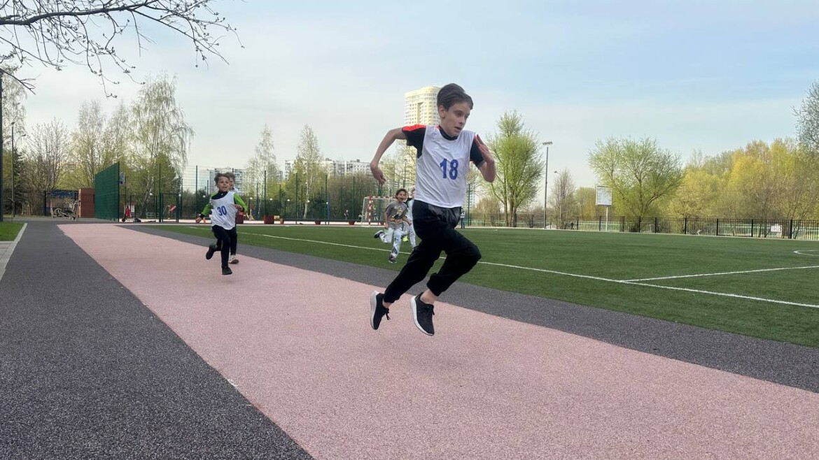 Филиал СДК «Крылатское» провел соревнования по лёгкой атлетике. Филиал СДК «Крылатское» провел соревнования по лёгкой атлетике.