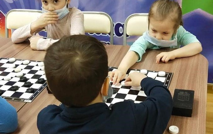 В филиале «ЦДСМ «Астра» прошёл турнир по шашкам